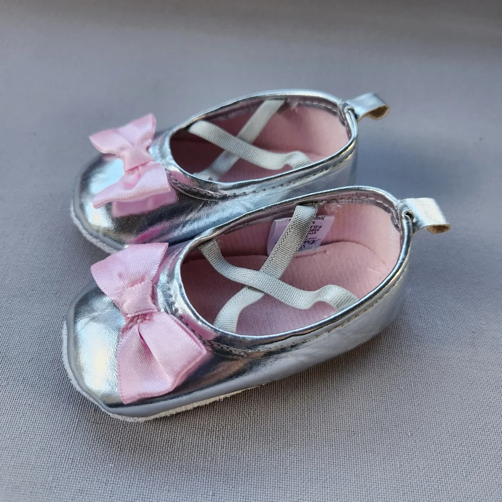 Little treasures silver and pink flats